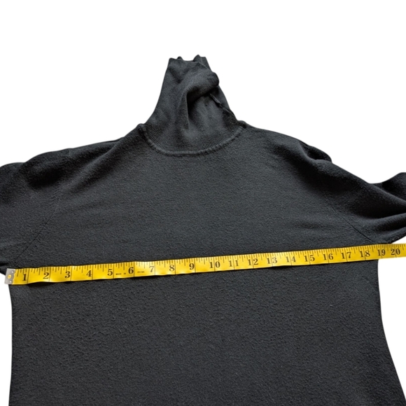 Jolie Sweater Womens Medium Roll Neck Elevated Basic Cashmere Black Long Sleeves - Picture 9 of 10
